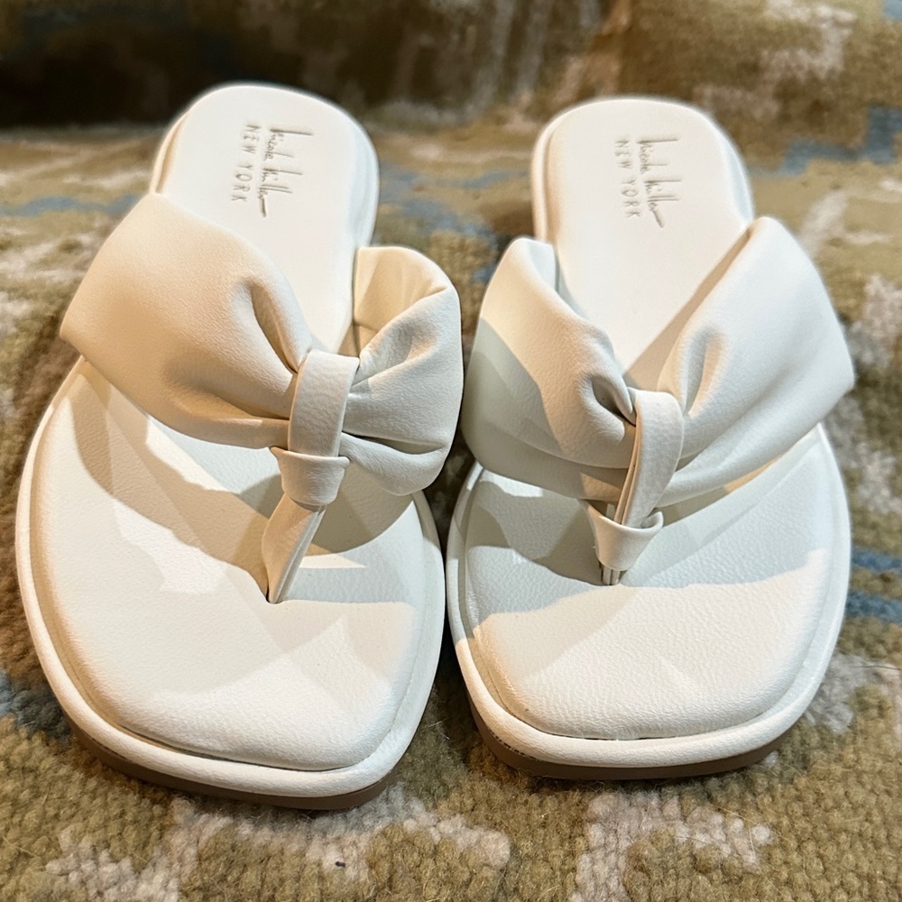 Nicole Miller White Knotted Toe-Post Sandals. Size 7.5 NWOT